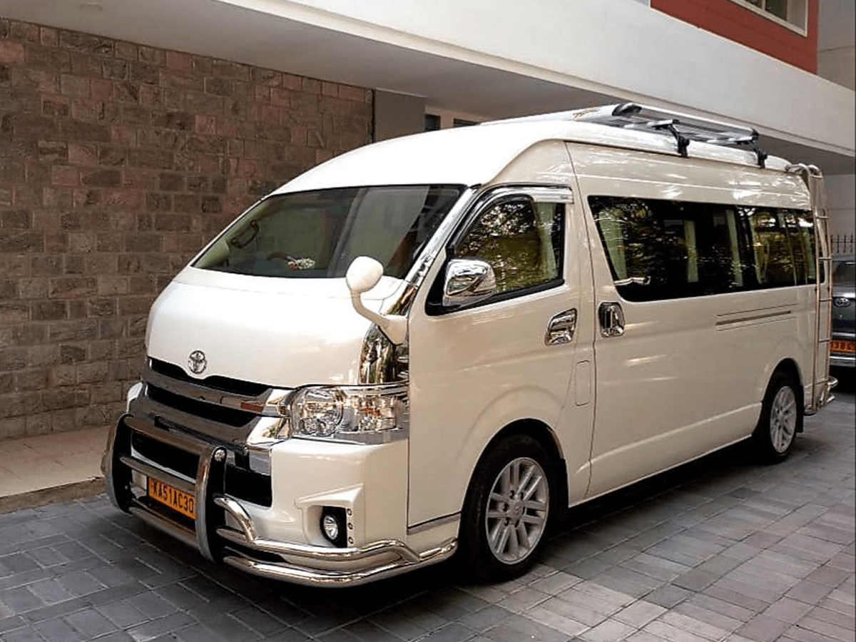 16 Seater Luxury Tempo Traveller